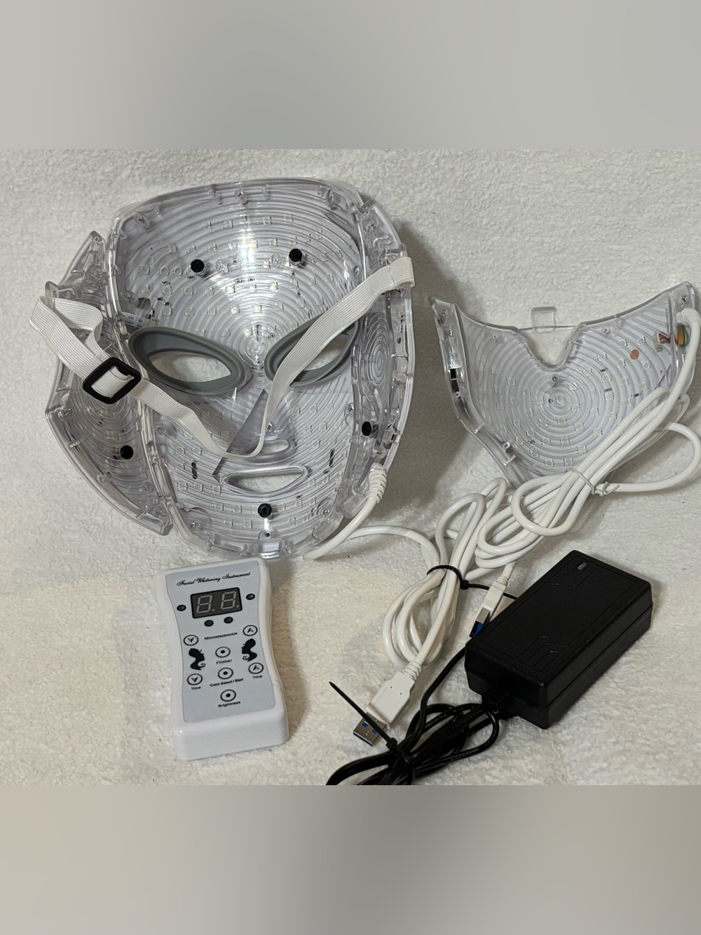 LED Facial Mask Therapy - White Color - Picture 2 of 11